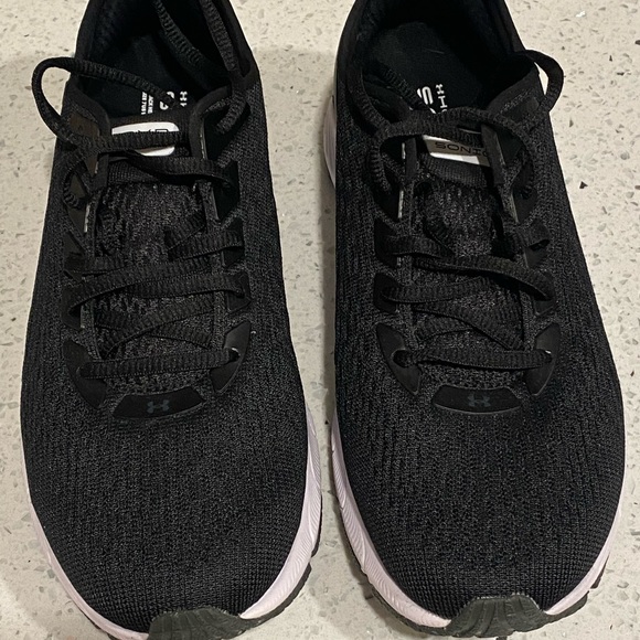 Women’s Hova Sonic Under armor sneakers - Picture 3 of 5